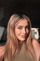 Perfect woman julia from buenos aires with Light Brown hair age 22 photo-2