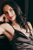 Femme tchèque olga de prague avec Noirs cheveux 40 ans photo-1