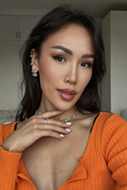 Mariée de almaty zhansaya avec Noirs cheveux, âge 37