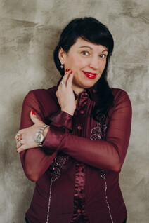 Russian wives online oksana from kharkov with Dark Brown hair age 49