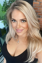 Ukrainian woman for marriage yuliia from kyiv with Blonde hair age 37 photo-7