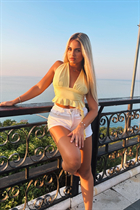 Ukrainian single woman kristina from kiev with Blonde hair age 22 photo-1