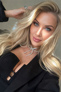 Beautiful german girl anna from munich with Blonde hair 39 years old
