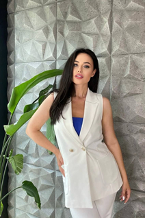 warsaw bride olha with Black hair age 30