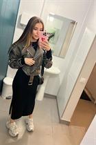 Dating ukrainian woman naina from kiev with Dark Brown hair age 33 photo-4