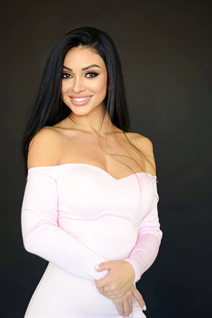 Rencontre une femme ukrainienne evgenia de kharkov avec Noirs cheveux, âge 38