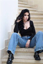 Dating ukrainian woman lena from ivano-frankovsk with Black hair age 25 photo-1