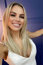 new york mariée alina avec Blond cheveux, âge 35 photo-12