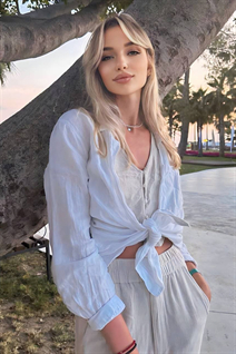 Femme moldave alina de kishinev avec Blond cheveux, âge 24