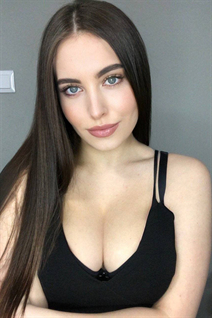 Mujer ucraniana para matrimonio marina de kiev con pelo Marrón oscuro y edad 30