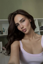 Bride from vienna daniella with Dark Brown hair age 29 photo-9