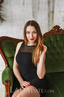Russian bride online inna from kherson with Light Brown hair age 22