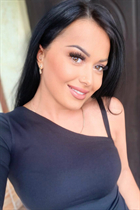 Bride from london julia with Black hair age 39 photo-4