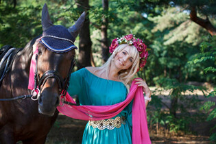 Dating a german girl elena from berlin with Blonde hair 52 years old photo-14