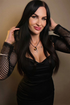 Date ukrainian girl karyna from kremenchug with Black hair age 36 photo-9
