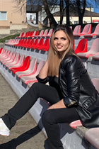 Dating ukrainian girl bohdana from porcelianove with Blonde hair age 33 photo-1