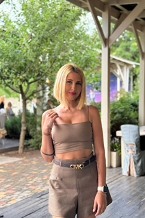 Fille de lisbon natalia aux cheveux Blond, age 39
