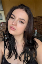 Belles femmes ukrainiennes inna de kropivnitskiy aux cheveux Noirs, age 23 photo-1