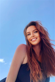 Ukrainian girl victoria from virginia beach with Dark Brown hair age 24