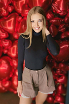 Ukrainian girl yana from nikolaev with Blonde hair age 20 photo-6