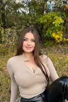 Ukrainian girl oleksandra from melitopol with Black hair age 19 photo-2