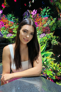 Belle femme ukrainienne anna de kharkov avec Noirs cheveux, âge 32