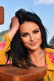 Ukrainian pretty girl victoria from ontario with Black hair age 39 photo-14