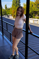 Date ukrainian victoriia from kropyvnytskyi with Black hair age 21 photo-5
