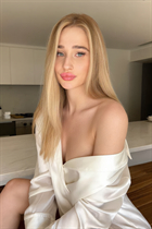 Jolie fille valeriia de richmond avec Blond cheveux, âge 26 photo-8