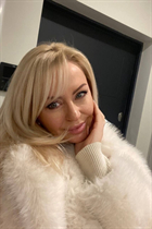 Femme parfaite elena de vienna avec Blond cheveux, âge 51 photo-3