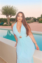 Romanian woman smaranda from bucharest with Dark Brown hair 27 years old photo-8