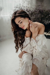 Ukrainian mail order bride nina from kiev with Dark Brown hair age 32