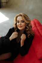 Date ukrainian girl yana from kiev with Blonde hair age 31 photo-2