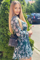 Belle femme roumaine yasmina de bucharest avec Blond cheveux 28 ans photo-1