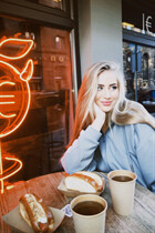 Dama ucraniana viktoriia de khmelnitsky con pelo Rubio y edad 21 photo-5