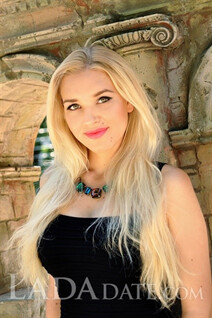 Dating girl Ukraine natalia from chuguev with Blonde hair age 27