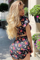 Dating a german woman alexa from nevada with Blonde hair 30 years old photo-4