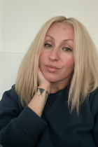 Beautiful czech woman oksana from prague with Blonde hair 41 years old photo-2