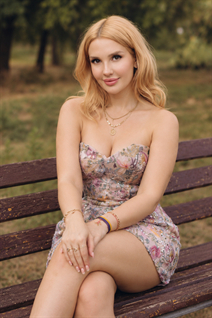 Mujeres hermosas de Ucrania anna de mykolaiv con pelo Rubio y edad 34