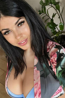 Mujeres hermosas de Ucrania olga de kiev con pelo Marrón oscuro y edad 39