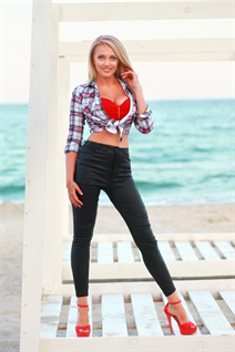 Belles femmes ukraine svetlana de odessa avec Blond hair age 46