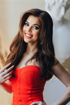 Encantadora chica ucraniana vladislava de khmelnitsky con pelo Marrón oscuro y edad 28 photo-4