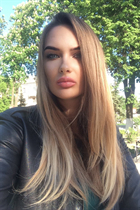 Épouse d'Ukraine yuliia de kharkov avec Chatain clairs cheveux, âge 37 photo-1