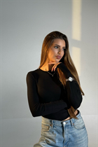 Fille en Ukraine diana de dnipro avec Chatain clairs cheveux, âge 23 photo-6