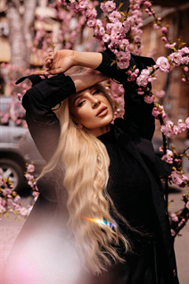 Femmes incroyables d'Ukraine alyona de odessa avec Blond cheveux, âge 32