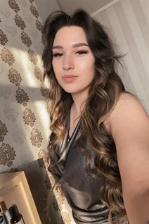 Ukrainian girl for marriage julia from kharkiv with Dark Brown hair age 22