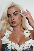 Bride from toronto inna with Blonde hair age 26 photo-5