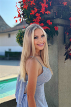 Lady from Ukraine yana from kiev with Blonde hair age 30 photo-13