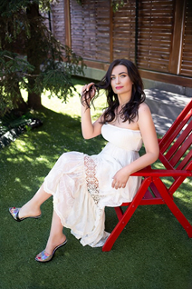 Ukrainian woman online oksana from kiev with Dark Brown hair age 44