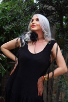 Mariée de kusadasi nataliia avec Blanc gris cheveux, âge 55 photo-23